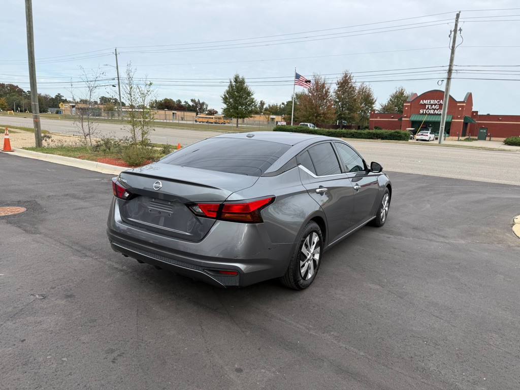 2020 Nissan Altima Image 5