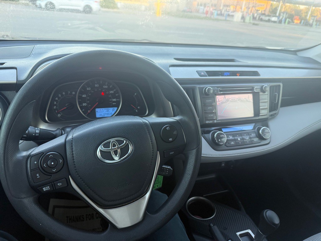 2015 Toyota Rav4 Image 10
