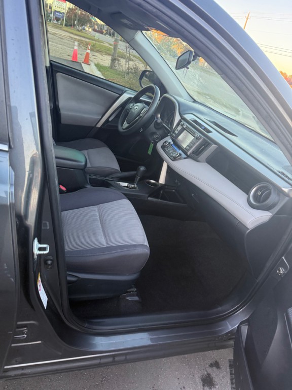 2015 Toyota Rav4 Image 13