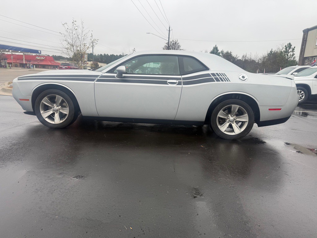 2019 Dodge Challenger Image 8