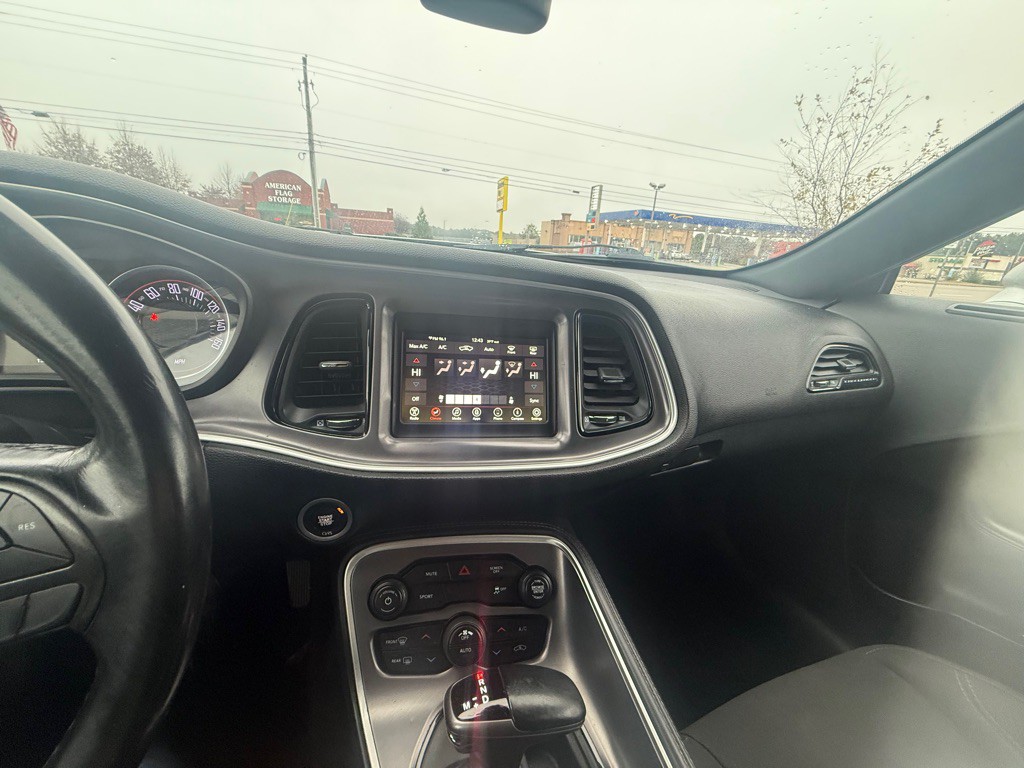 2019 Dodge Challenger Image 10