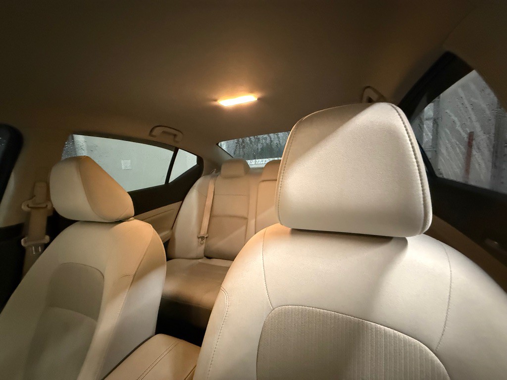 2021 Nissan Altima Image 7