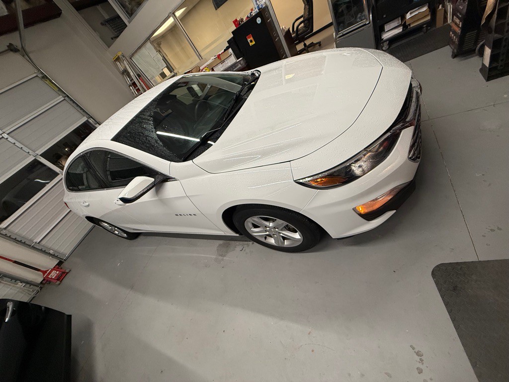 2022 Chevrolet Malibu Image 1