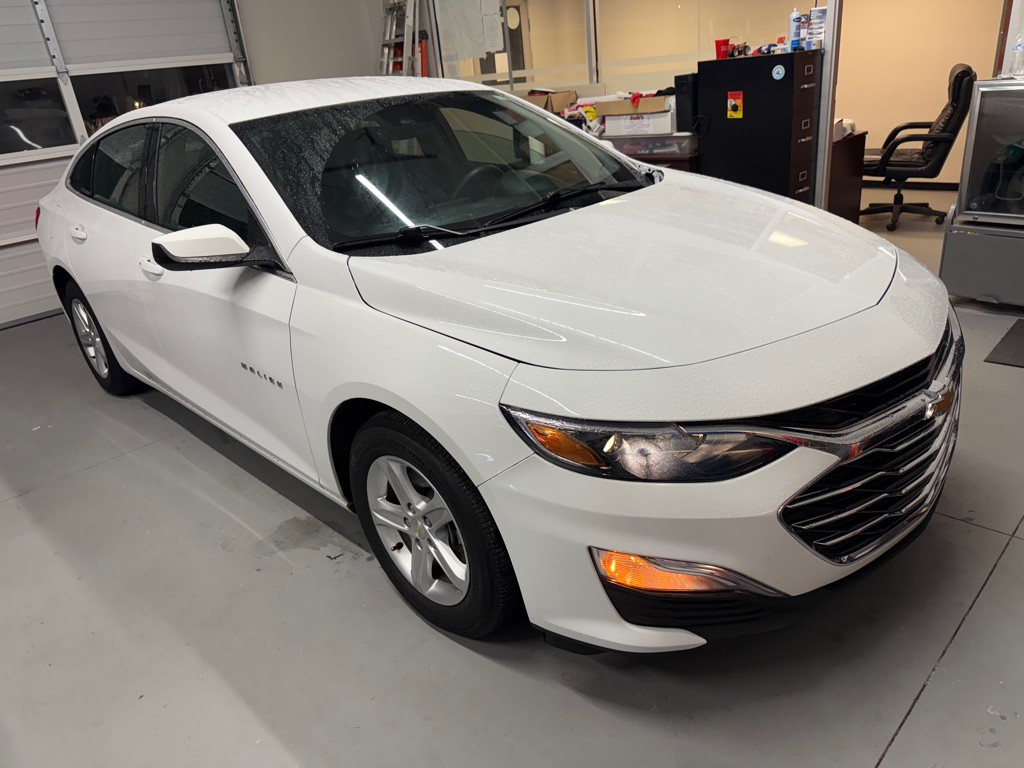 2022 Chevrolet Malibu Image 2