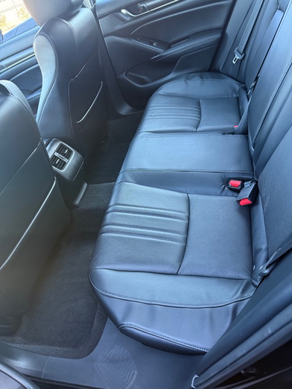 2018 Honda Accord Image 9