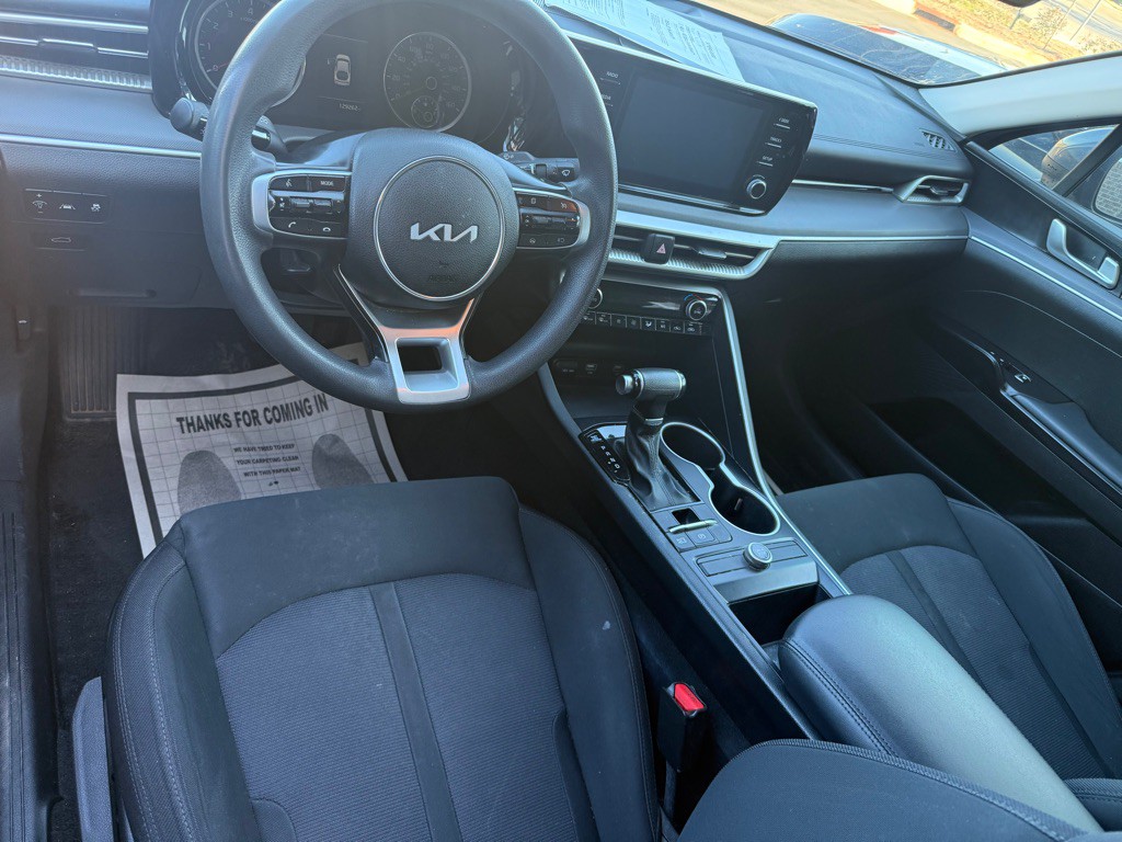 2022 Kia K5 Image 8