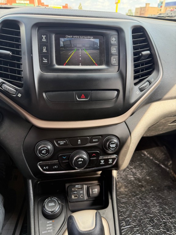 2015 Jeep Cherokee Image 8