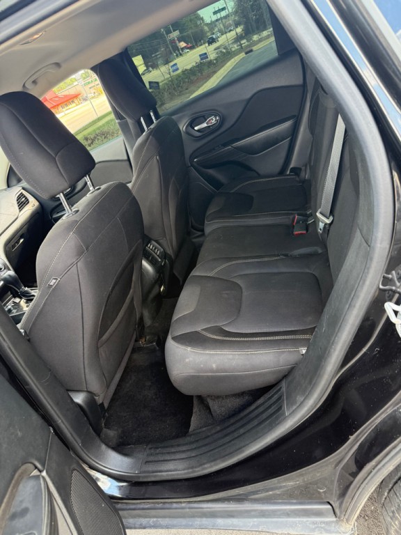 2015 Jeep Cherokee Image 9