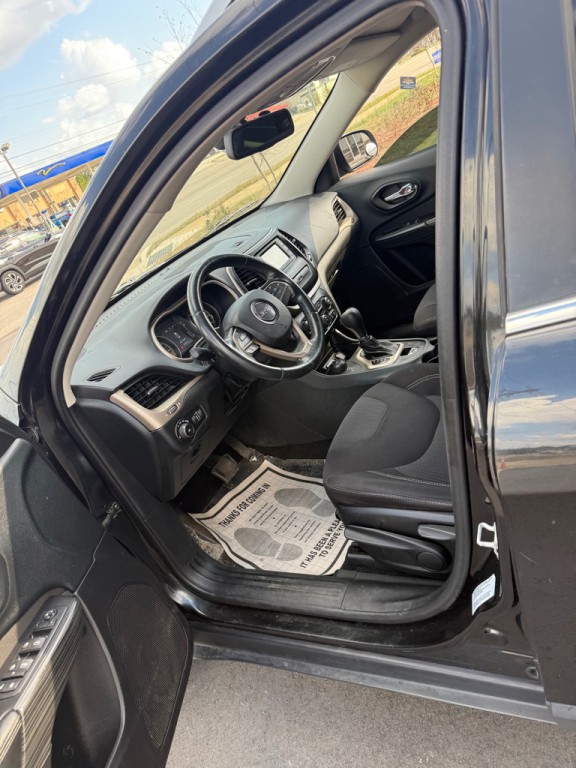 2015 Jeep Cherokee Image 10