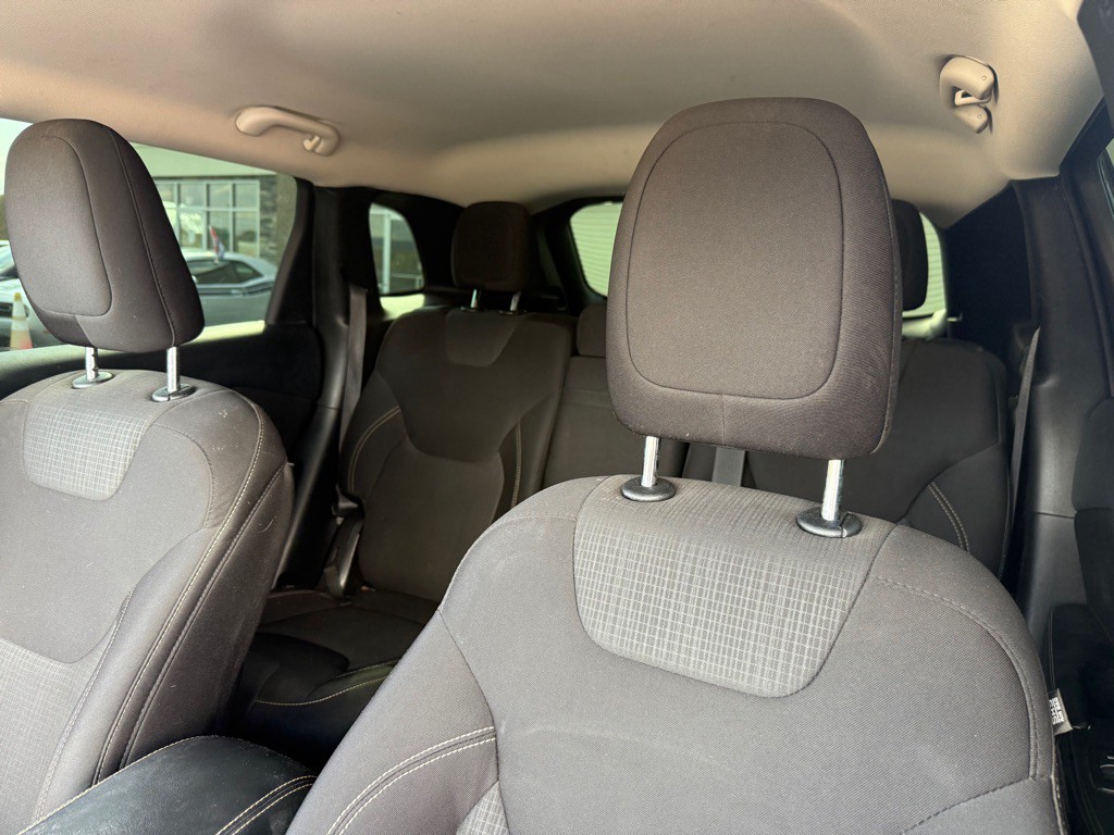 2015 Jeep Cherokee Image 11