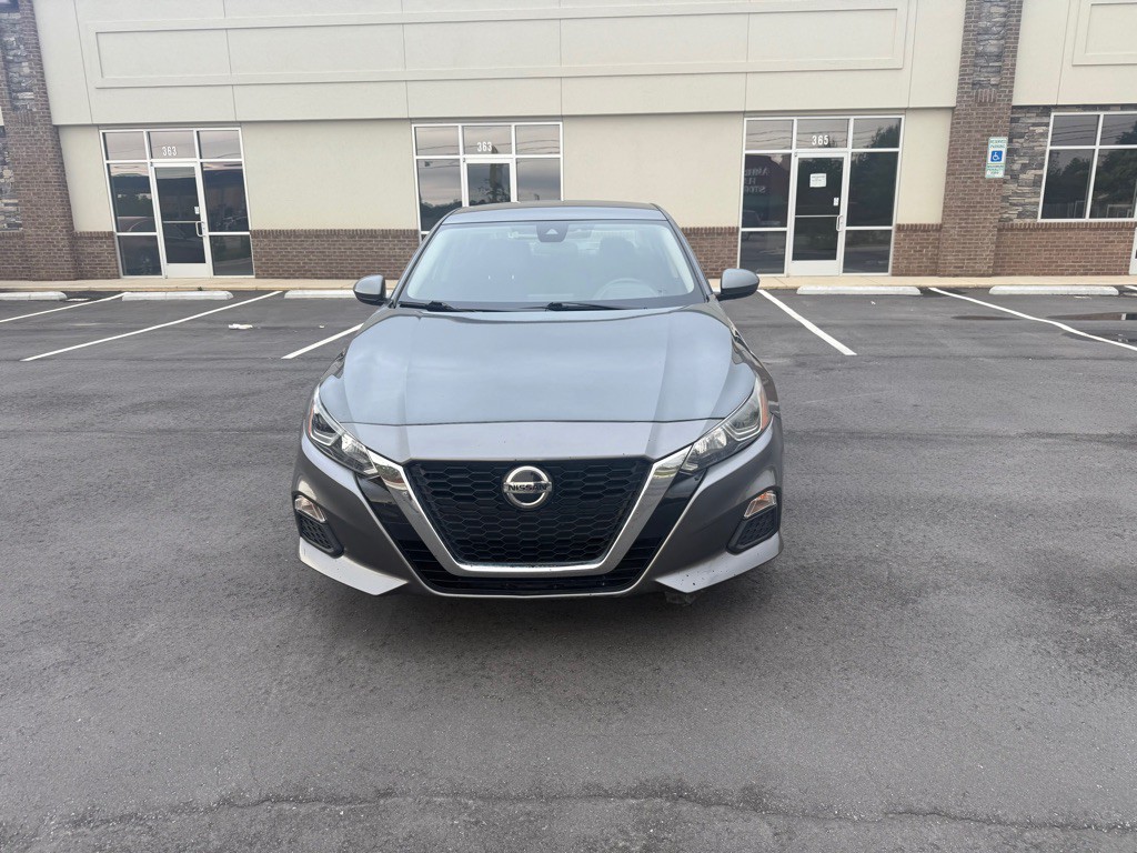 2021 Nissan Altima Image 2