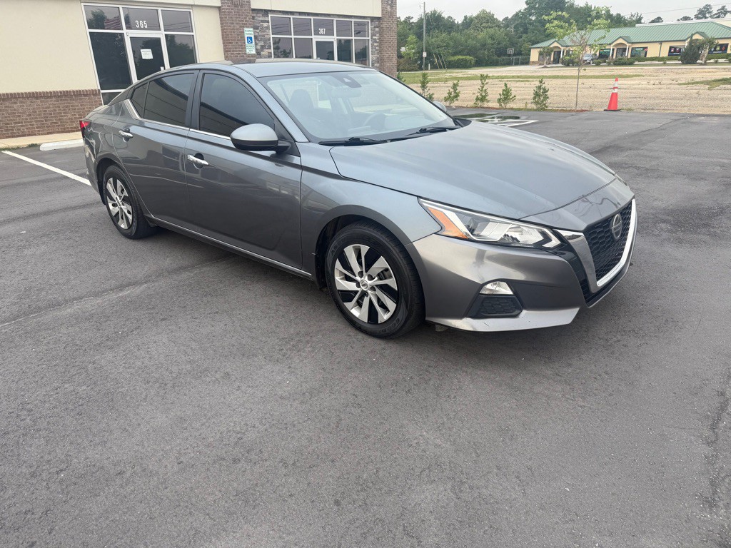 2021 Nissan Altima Image 3