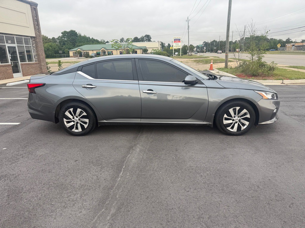 2021 Nissan Altima Image 4