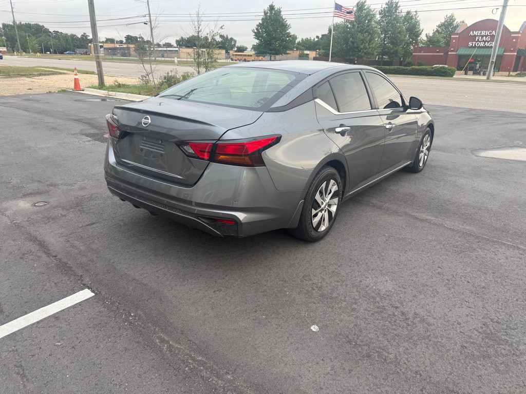 2021 Nissan Altima Image 5