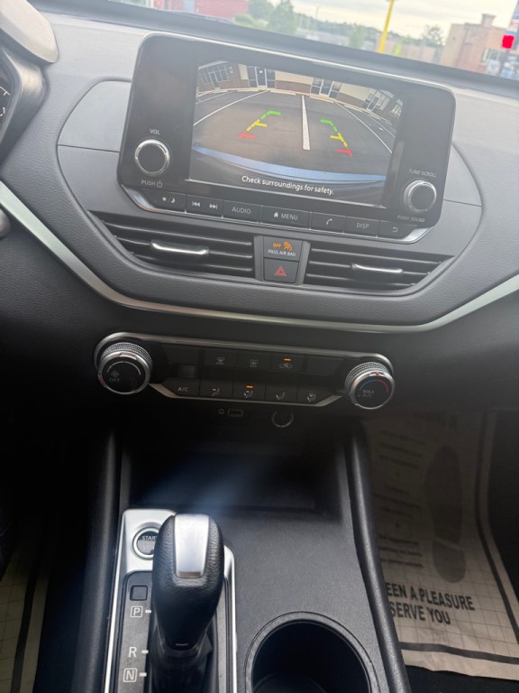 2021 Nissan Altima Image 11