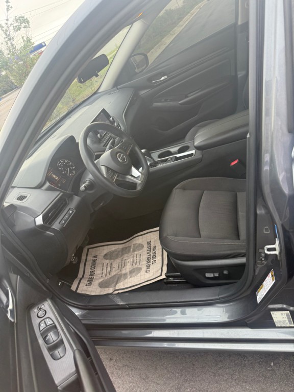 2021 Nissan Altima Image 12