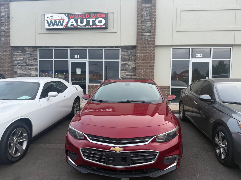 2018 Chevrolet Malibu Image 2