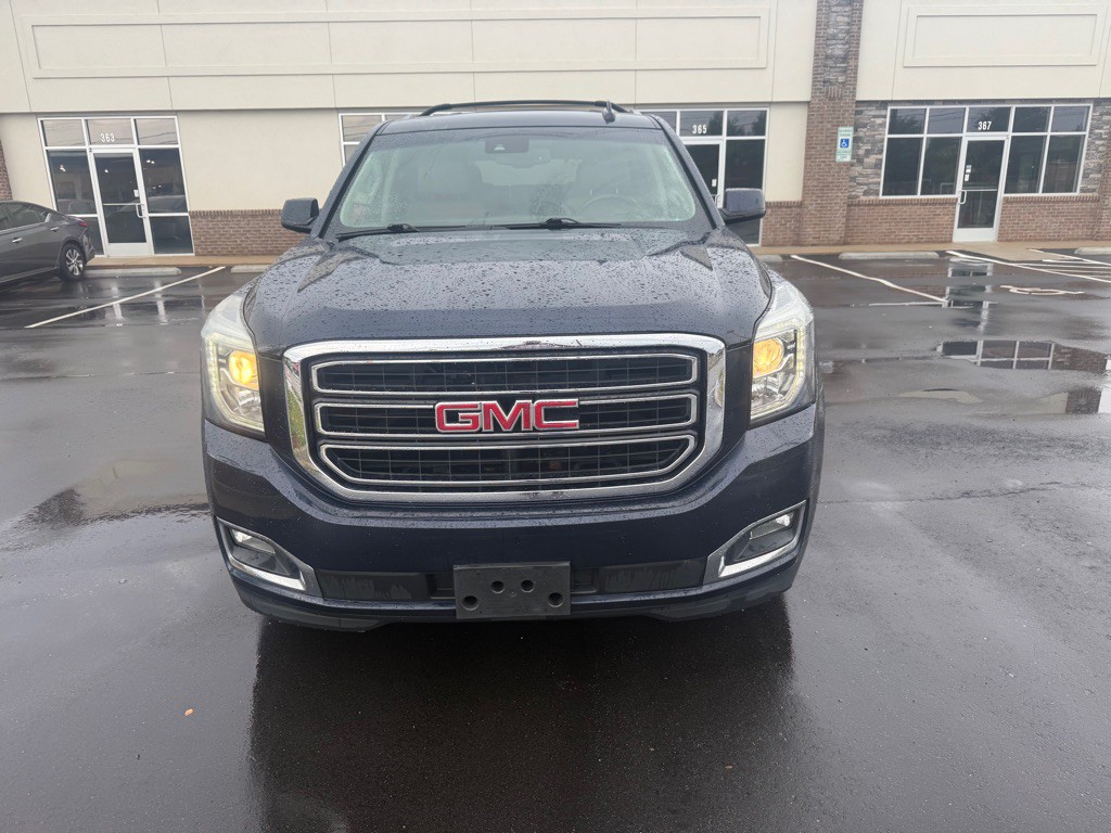 2017 GMC Yukon Image 2