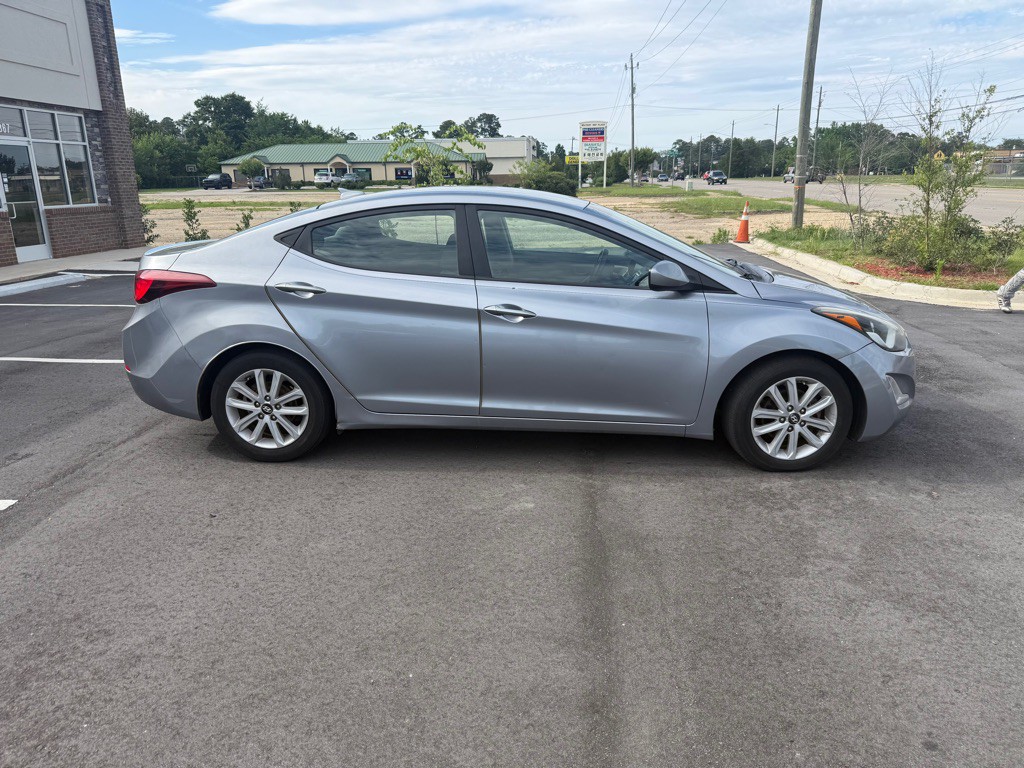 2016 Hyundai Elantra Image 4