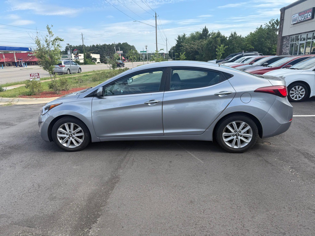 2016 Hyundai Elantra Image 8