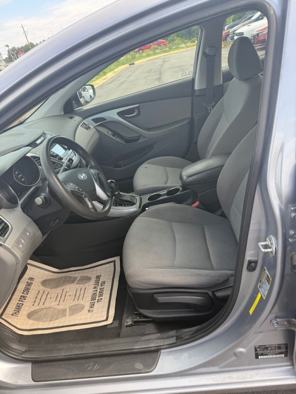 2016 Hyundai Elantra Image 10