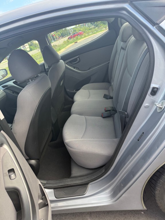 2016 Hyundai Elantra Image 11