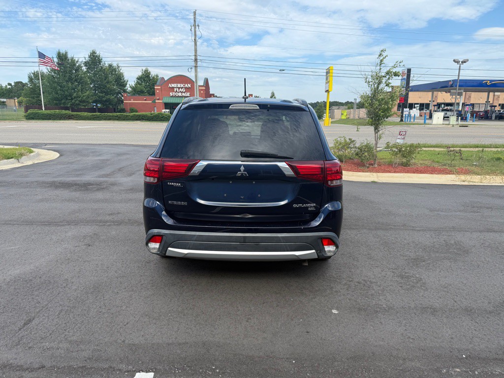 2016 Mitsubishi Outlander Image 6