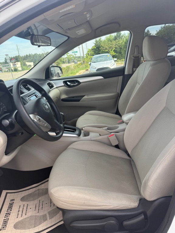 2016 Nissan Sentra Image 9