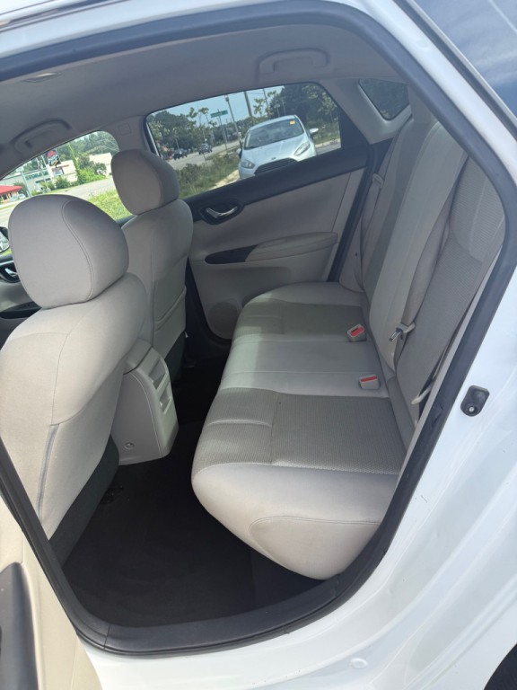 2016 Nissan Sentra Image 10