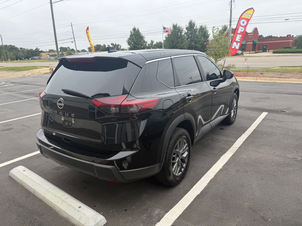 2024 Nissan Rogue Image 3