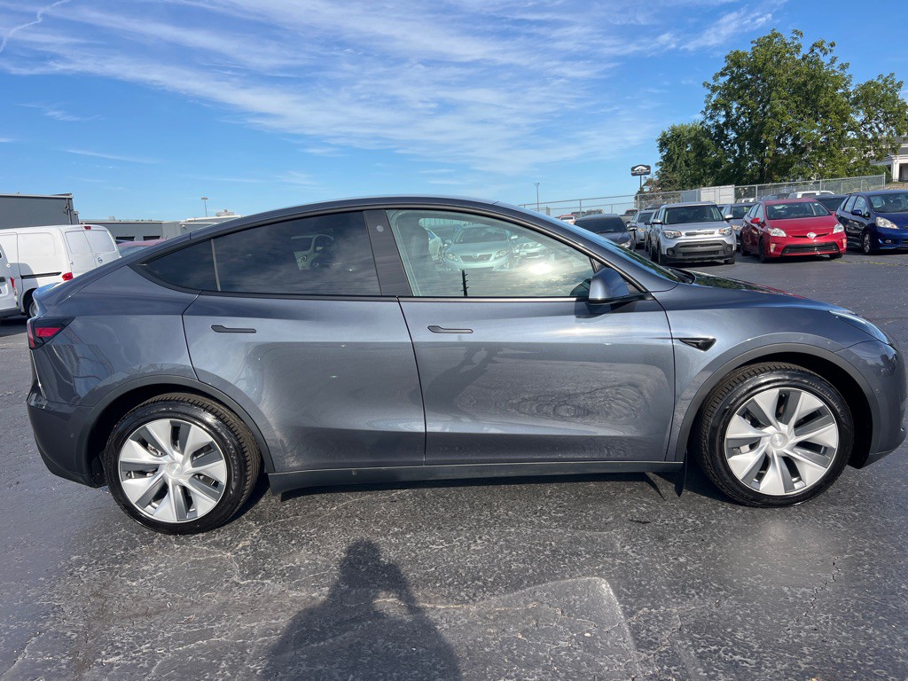 2022 Tesla Model Y Lr Image 8