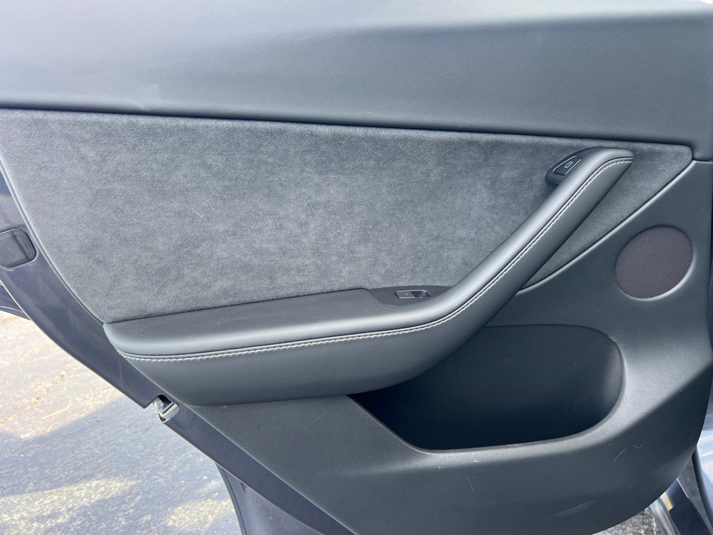 2022 Tesla Model Y Lr Image 12