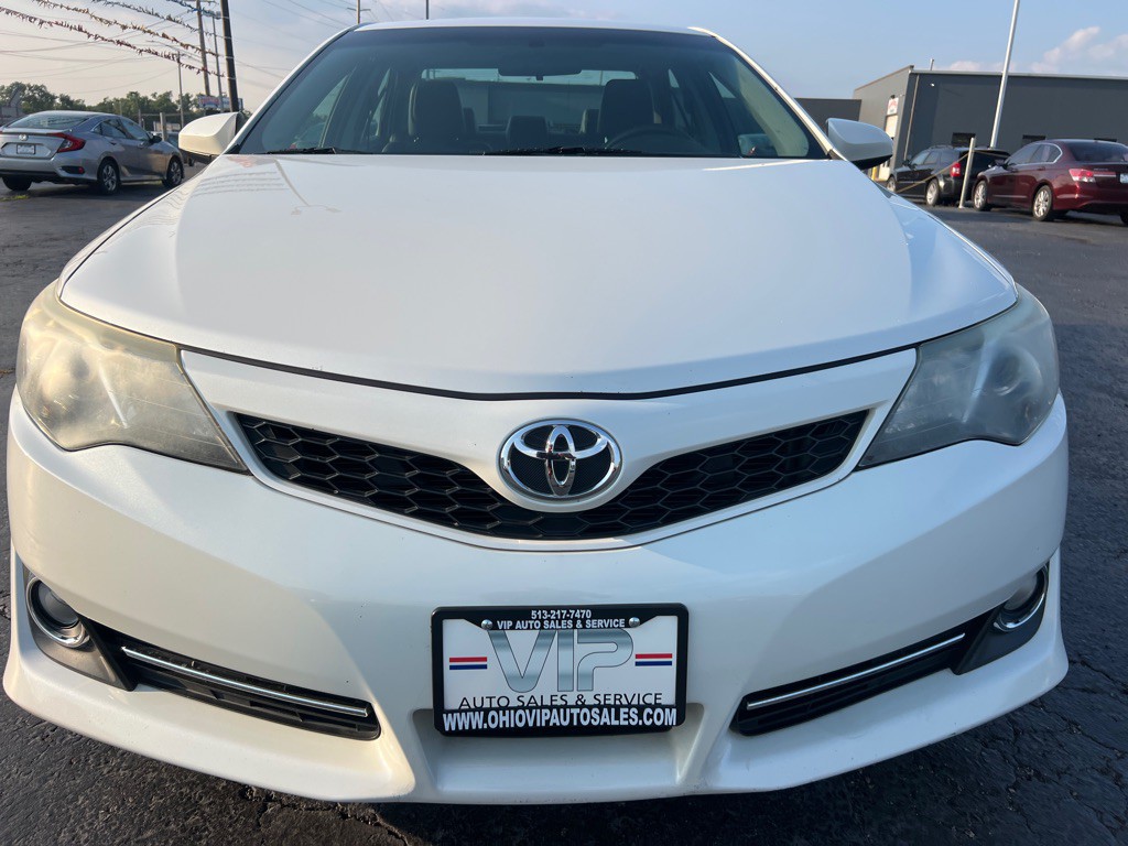 2014 Toyota Camry Image 2