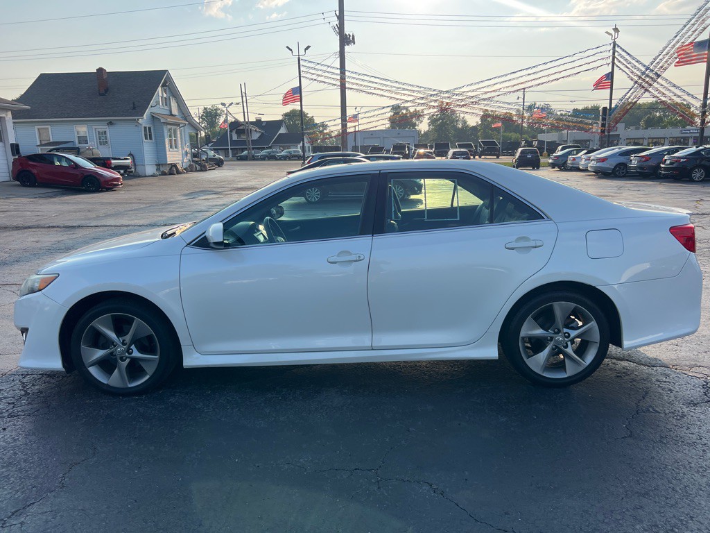 2014 Toyota Camry Image 4