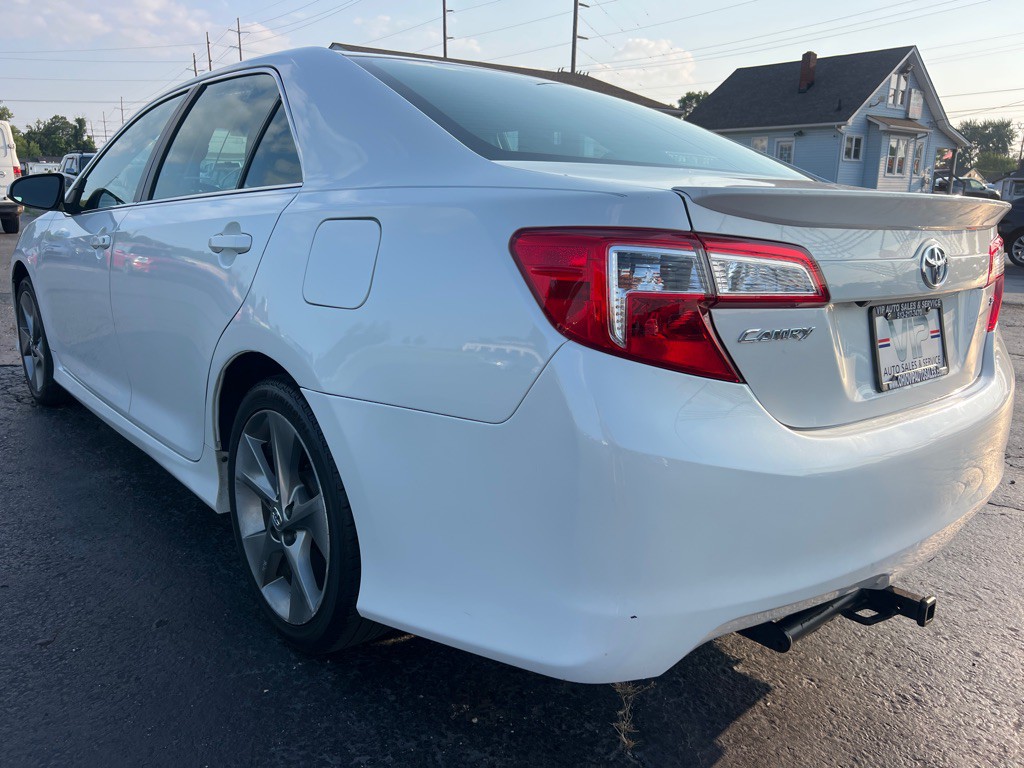 2014 Toyota Camry Image 5