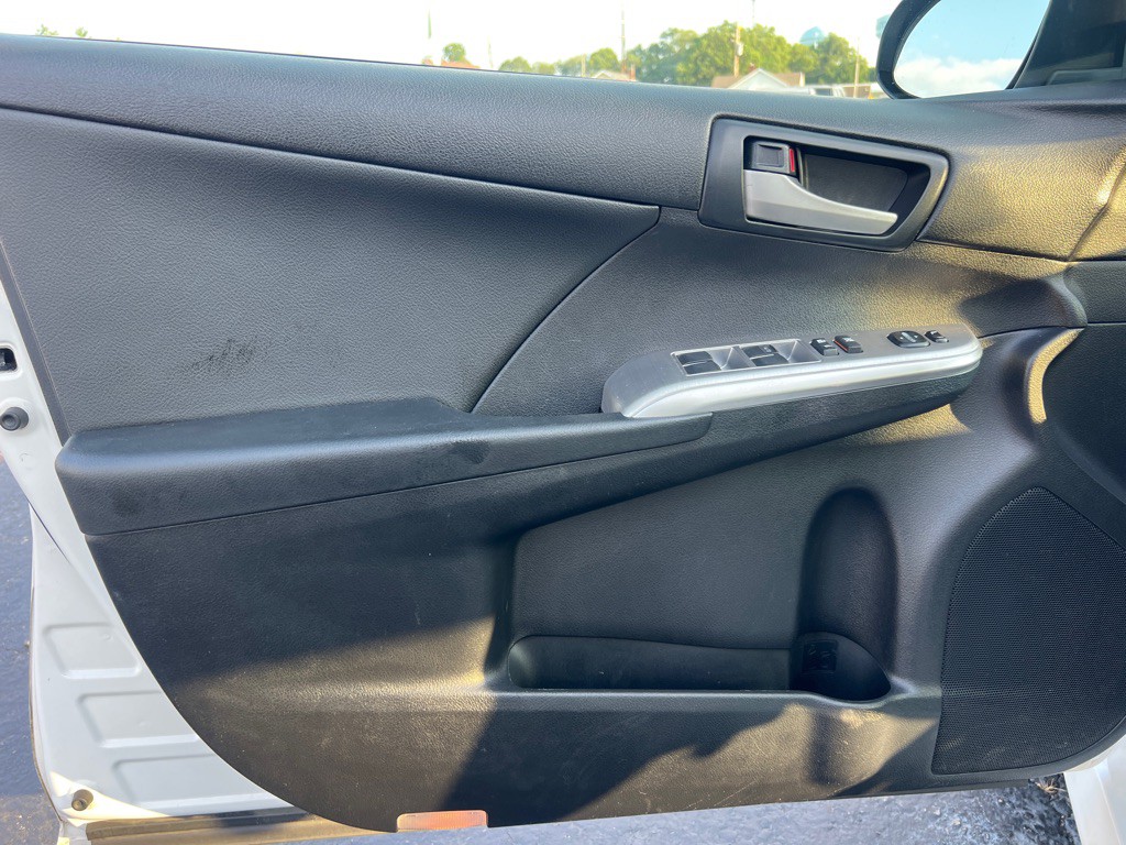 2014 Toyota Camry Image 10