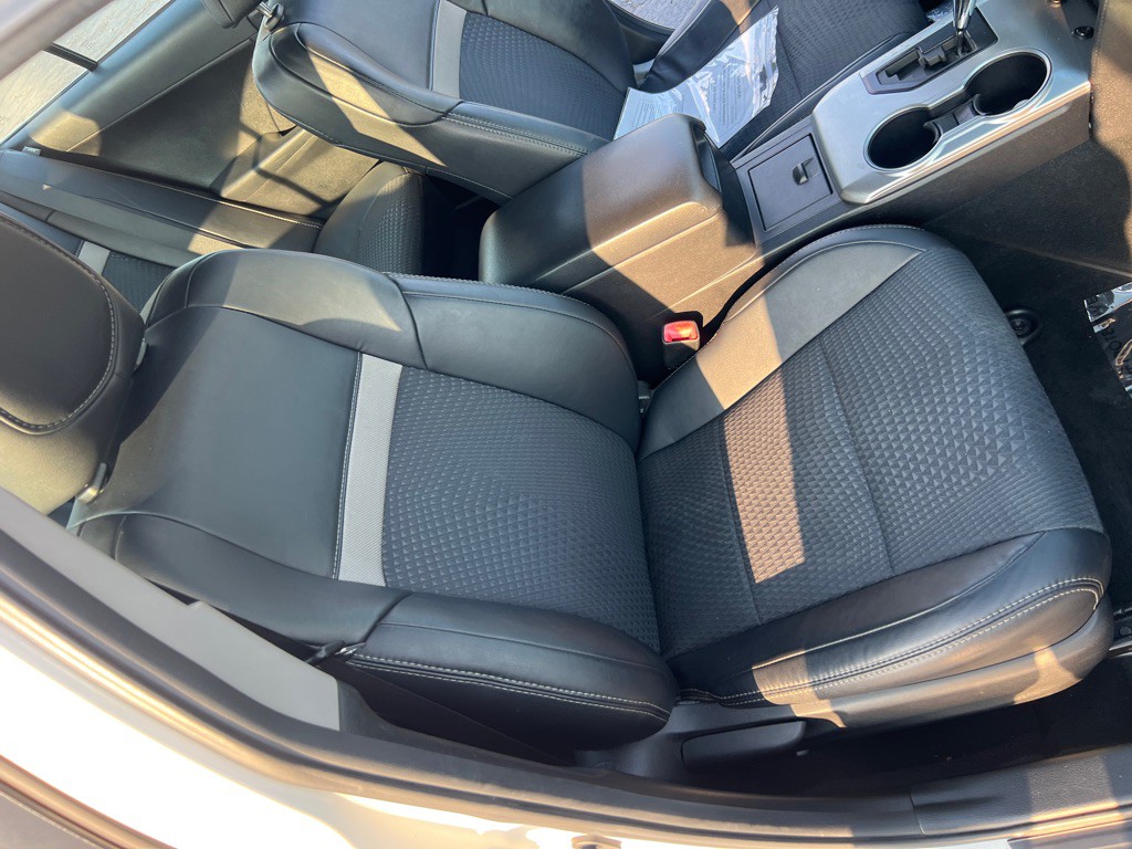 2014 Toyota Camry Image 19