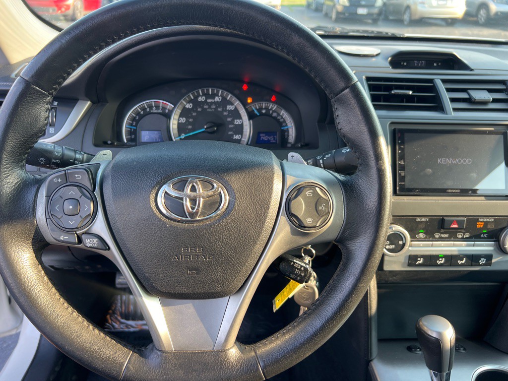 2014 Toyota Camry Image 25