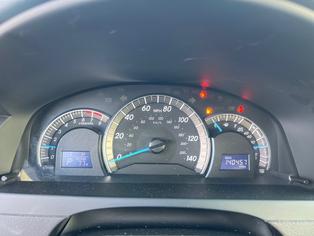 2014 Toyota Camry Image 26