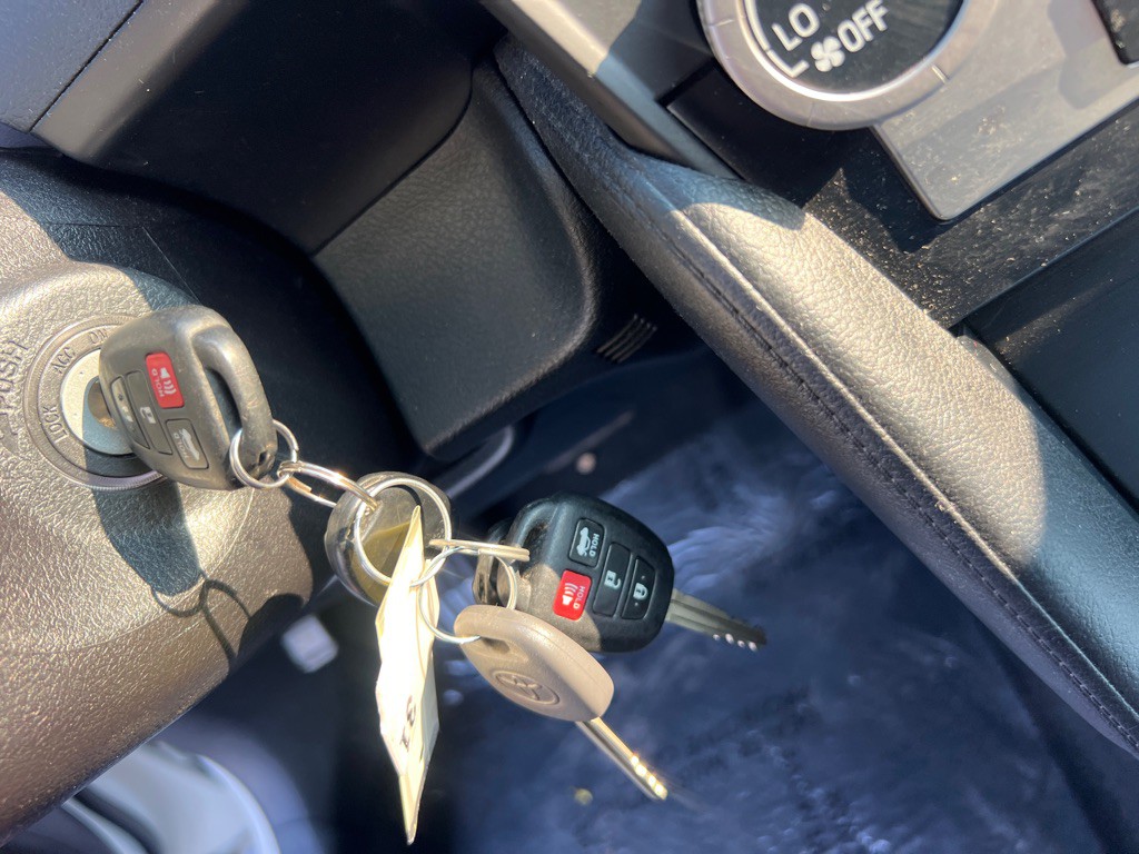 2014 Toyota Camry Image 27