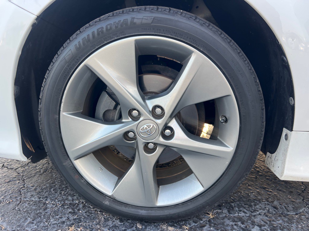 2014 Toyota Camry Image 36