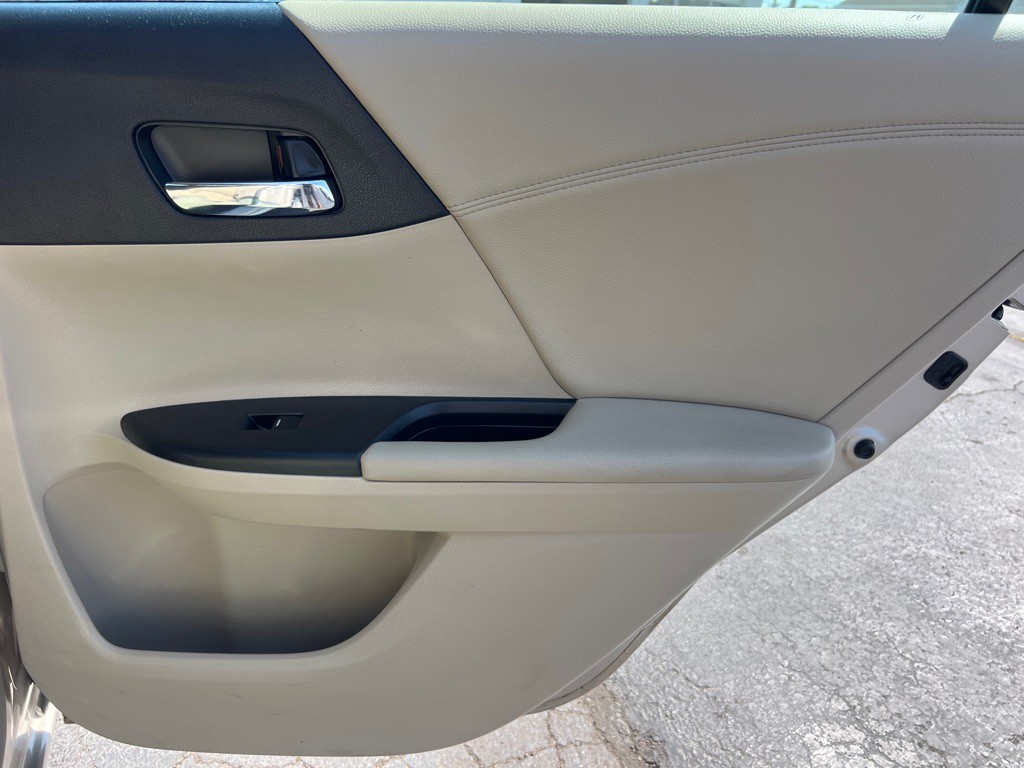 2014 Honda Accord Image 16