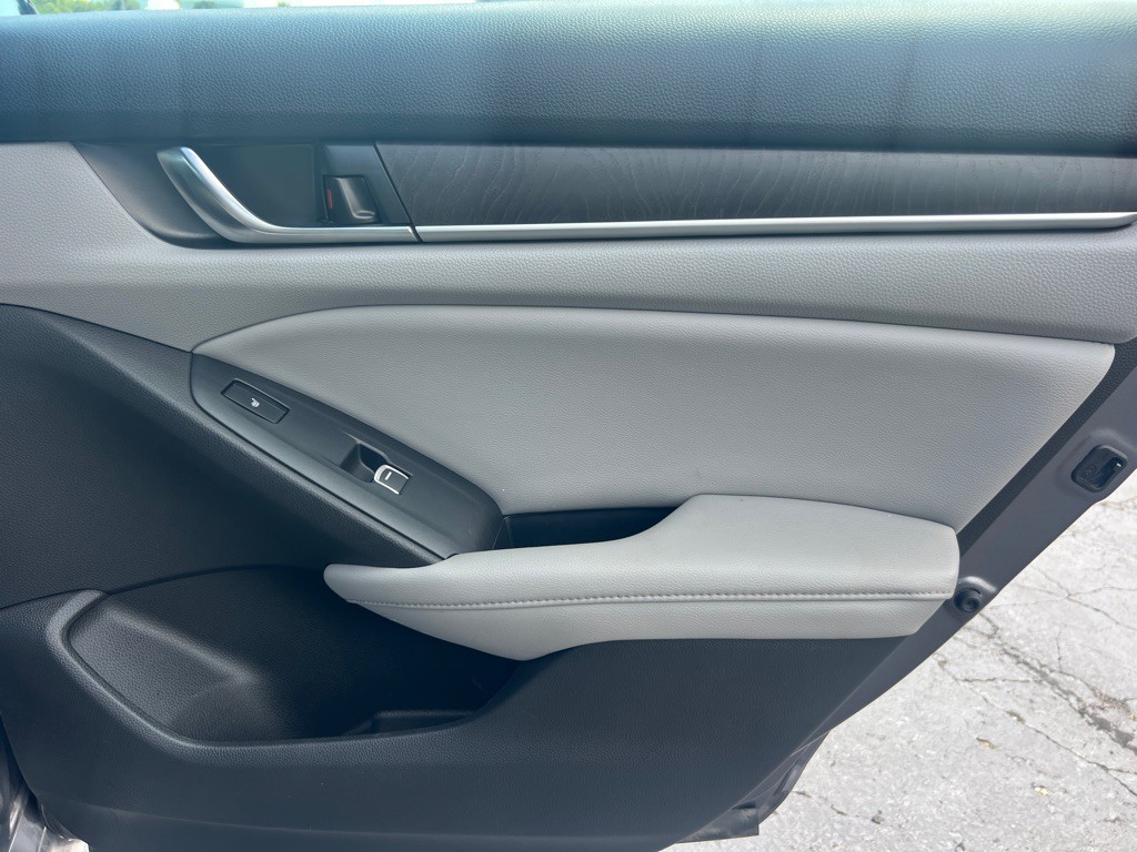 2018 Honda Accord Image 15