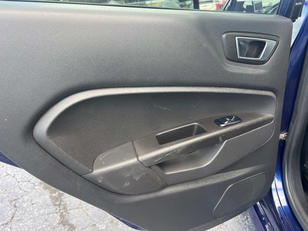 2016 Ford Fiesta Image 13