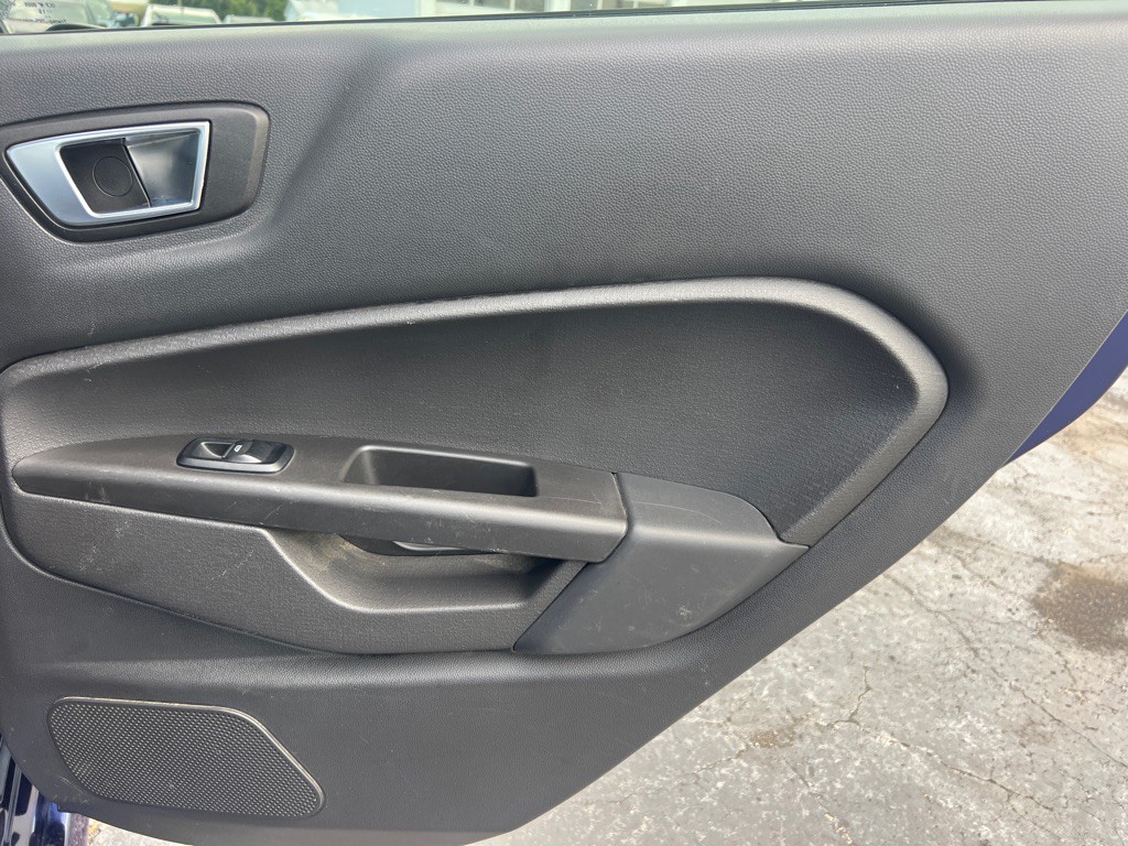 2016 Ford Fiesta Image 15