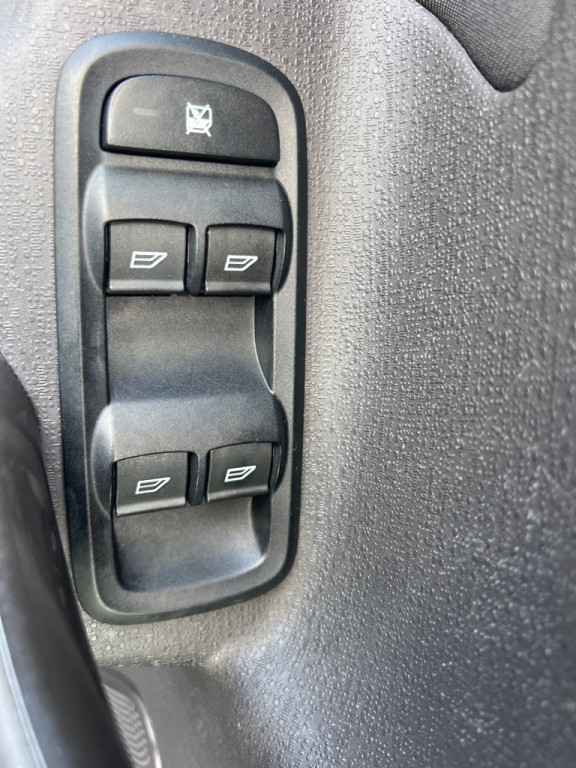2016 Ford Fiesta Image 24