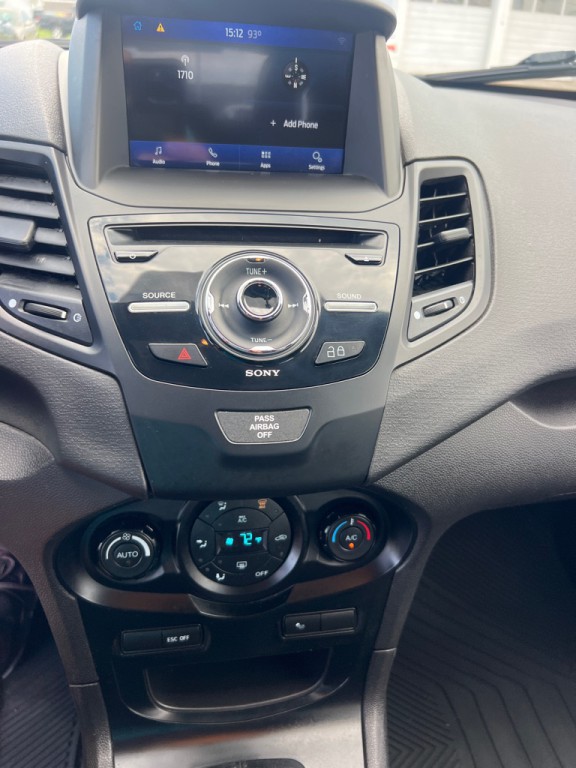 2016 Ford Fiesta Image 31