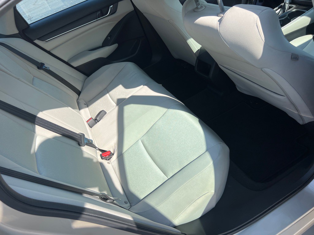 2018 Honda Accord Image 16