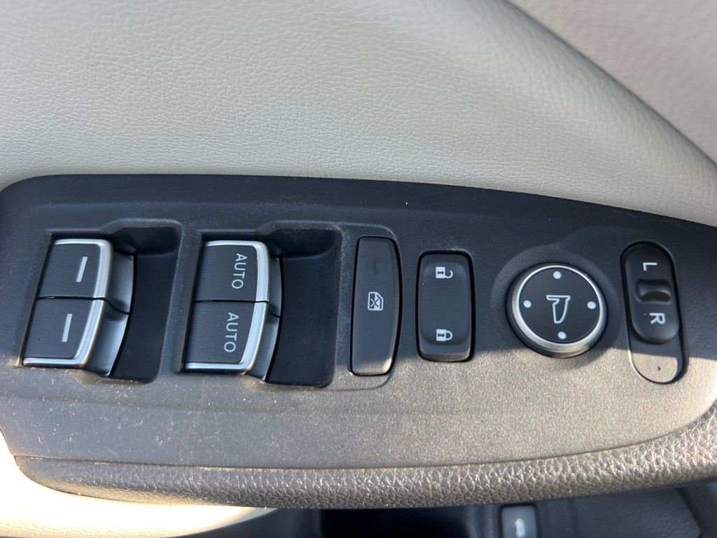 2018 Honda Accord Image 25