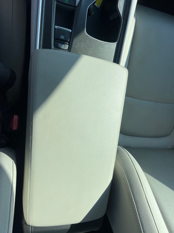2018 Honda Accord Image 32
